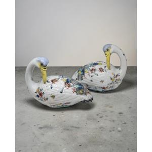 Samson - Coppia Di Cigni in Porcellana Policroma - Francia Inizio XX Secolo